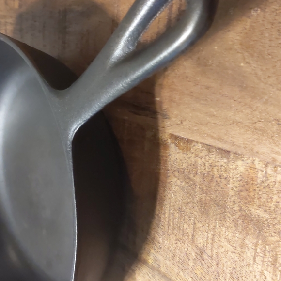 Vintage Unmarked BSR Cast Iron Skillet, #5 - Picture 9 of 13